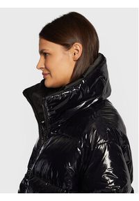 Calvin Klein Płaszcz zimowy High Shine K20K204687 Czarny Regular Fit. Kolor: czarny. Materiał: syntetyk. Sezon: zima