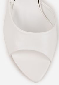 Born2be - Białe Klapki VICES na Szpilce z Wyciętą Cholewką Twinkle. Okazja: na imprezę, do pracy, na co dzień. Kolor: biały. Obcas: na szpilce. Styl: casual, elegancki #3
