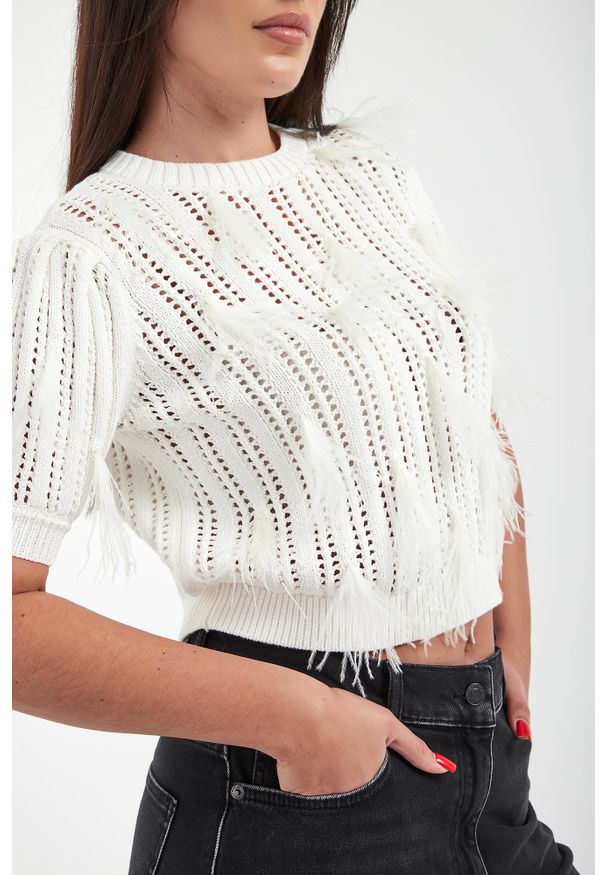 Twinset Milano - Sweter damski ażurowy z piórkami TWINSET. Wzór: ażurowy