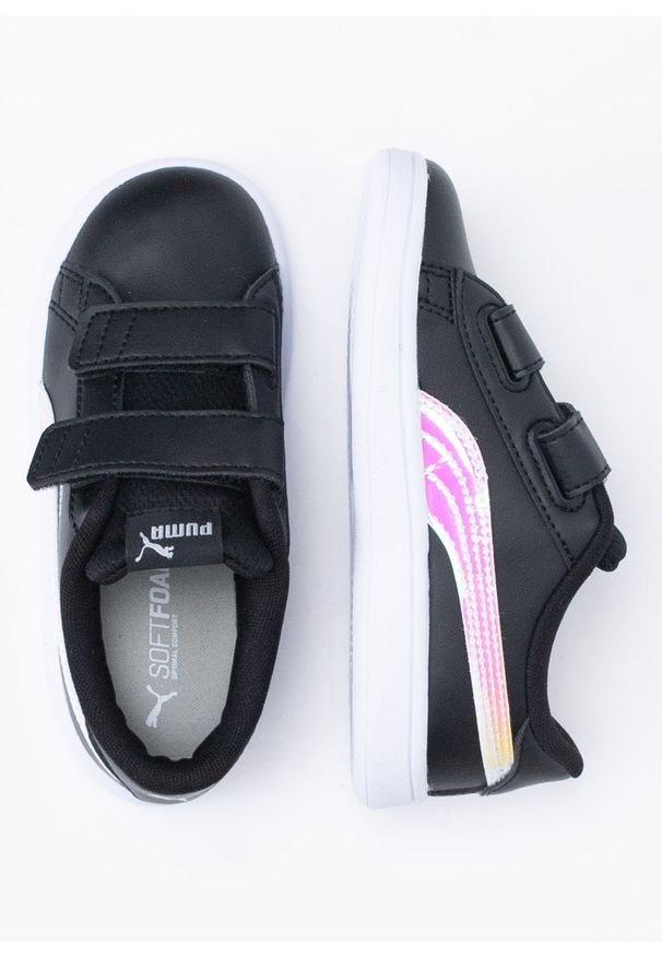 Sneakersy dziecięce czarne Puma Smash V2 Holo Inf. Okazja: na uczelnię. Kolor: czarny. Materiał: skóra ekologiczna, guma. Szerokość cholewki: normalna. Wzór: aplikacja