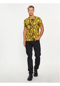 VERSACE - Versace T-Shirt 1000959 Żółty Regular Fit. Kolor: żółty. Materiał: bawełna #2