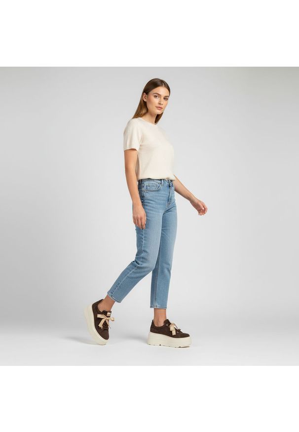 Sneakersy damskie Karino, cholewka ze skóry naturalnej welurowej platformowa podeszwa dekoracyjne wiązanie stabilna konstrukcja zapewniająca komfort. Okazja: na co dzień. Zapięcie: sznurówki. Kolor: brązowy. Materiał: skóra, welur. Szerokość cholewki: normalna. Obcas: na platformie. Styl: casual, elegancki