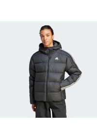 Adidas - Kurtka Essentials Midweight Down Hooded. Kolor: czarny, biały, wielokolorowy. Materiał: materiał. Sport: turystyka piesza