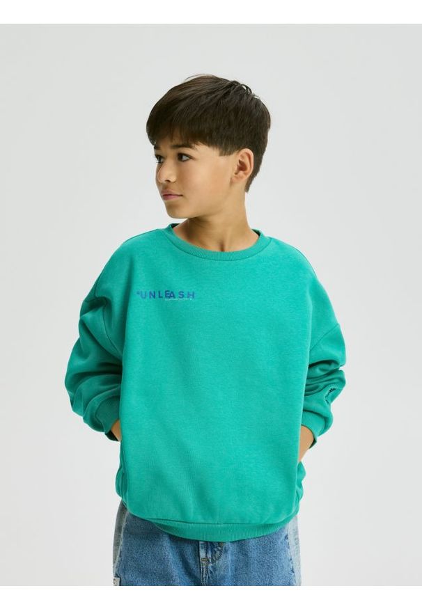 Reserved - Bawełniana bluza oversize - zielony. Kolor: zielony. Materiał: bawełna