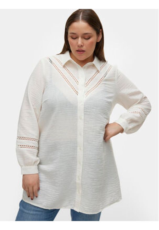 Vero Moda Curve Sukienka koszulowa Chris 10301894 Biały Regular Fit. Kolor: biały. Materiał: syntetyk. Typ sukienki: koszulowe