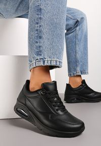 Renee - Czarne Klasyczne Sneakersy z Amortyzowaną Podeszwą i Perforacją Faunama. Kolor: czarny #5