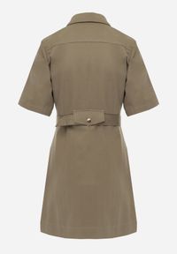 Born2be - Zielona Sukienka Koszulowa w stylu Safari z Paskiem Risielle. Okazja: na co dzień, do pracy, na spotkanie biznesowe. Kolor: zielony. Typ sukienki: koszulowe. Styl: casual, biznesowy, elegancki #5
