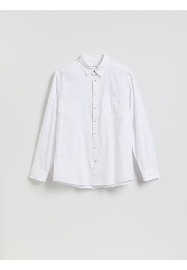 Reserved - Koszula regular z lnem - biały. Kolor: biały. Materiał: len