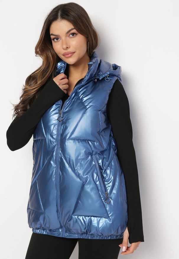 Born2be - Niebieska Pikowana Kamizelka z Kapturem Incanto. Typ kołnierza: kaptur. Kolor: niebieski. Wzór: geometria