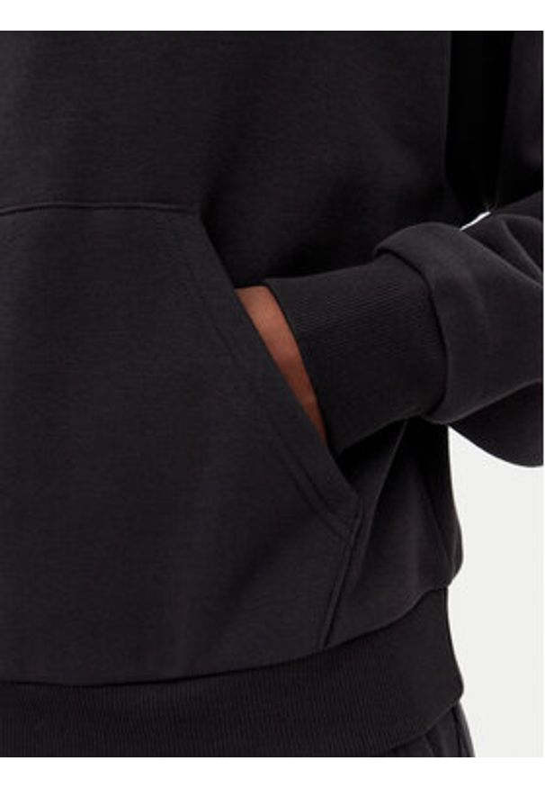 Reebok Bluza 100214264 Czarny Regular Fit. Kolor: czarny. Materiał: bawełna