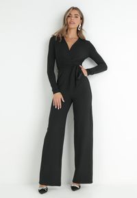 Born2be - Czarny Kombinezon z Kopertowym Dekoltem Cizine. Okazja: na co dzień. Kolor: czarny. Materiał: wiskoza. Styl: casual #6