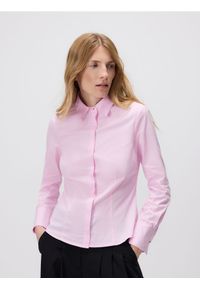 Reserved - Koszula slim fit w paski - pastelowy róż. Kolor: różowy. Materiał: bawełna, tkanina. Wzór: paski