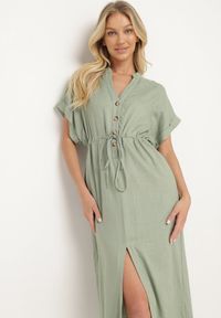 Born2be - Zielona Bawełniana Sukienka z Koszulową Górą i Ściągaczem w Talii Vikleta. Okazja: na co dzień. Typ kołnierza: dekolt w kształcie V. Kolor: zielony. Materiał: bawełna. Typ sukienki: koszulowe. Styl: casual, klasyczny #6