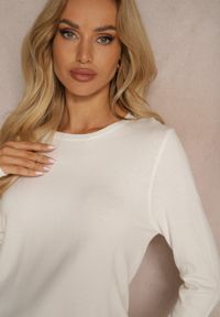 Renee - Biały Sweter o Klasycznym Kroju Irilians. Okazja: na co dzień. Kolor: biały. Styl: klasyczny #3