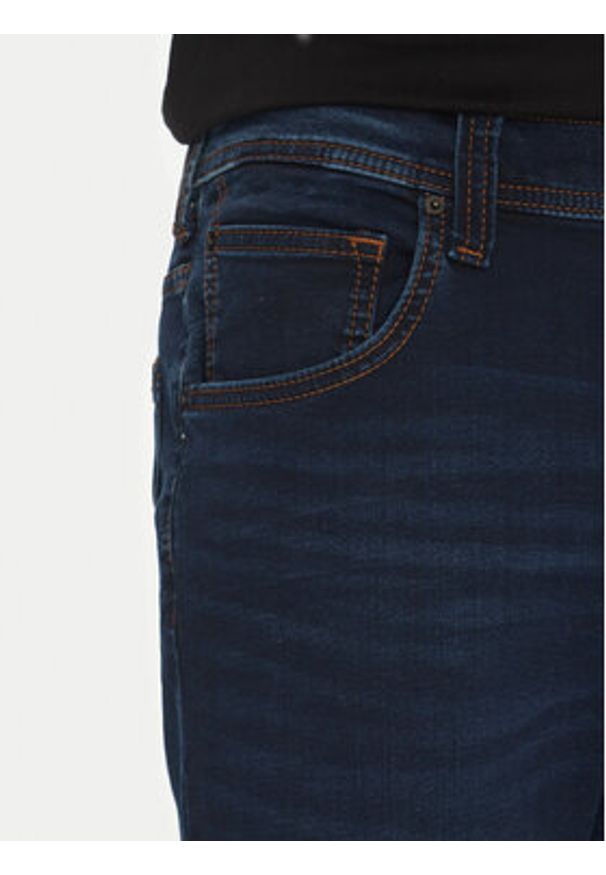 Mustang Szorty jeansowe Chicago Z 1016349 Granatowy Slim Fit. Kolor: niebieski. Materiał: bawełna