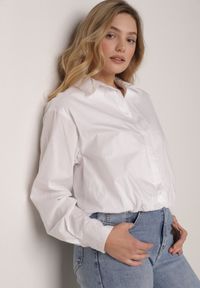 Born2be - Biała Bawełniana Koszula o Kroju Bombki Oversize Walelia. Okazja: na co dzień. Kolor: biały. Materiał: bawełna. Styl: casual #2
