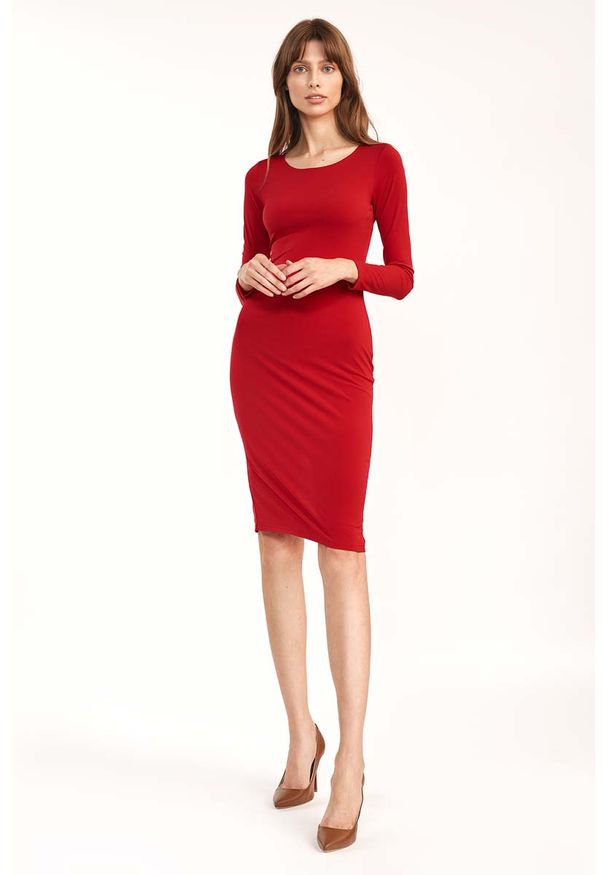 Nife - Dopasowana Sukienka z Okrągłym Dekoltem - Czerwona. Kolor: czerwony. Materiał: elastan