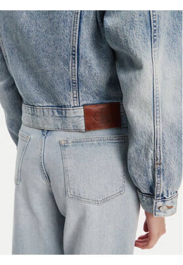 Calvin Klein Jeans Kurtka jeansowa 90s LV047C791G Niebieski Relaxed Fit. Kolor: niebieski. Materiał: bawełna