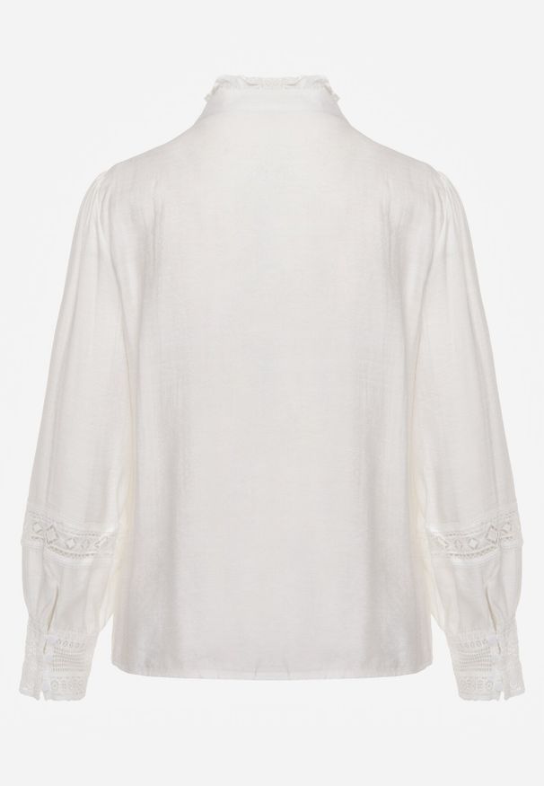 Born2be - Biała Koszula ze Stójką i Koronką Argochis. Typ kołnierza: kołnierzyk stójkowy. Kolor: biały. Materiał: koronka. Wzór: koronka