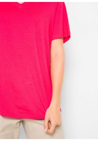Długi shirt z dekoltem w szpic (5 sztuk), krótki rękaw bonprix różowy hibiskus + jasnoszary melanż + biały + czarny + ciemnoniebieski. Kolor: czarny. Długość rękawa: krótki rękaw. Długość: krótkie. Wzór: melanż #2