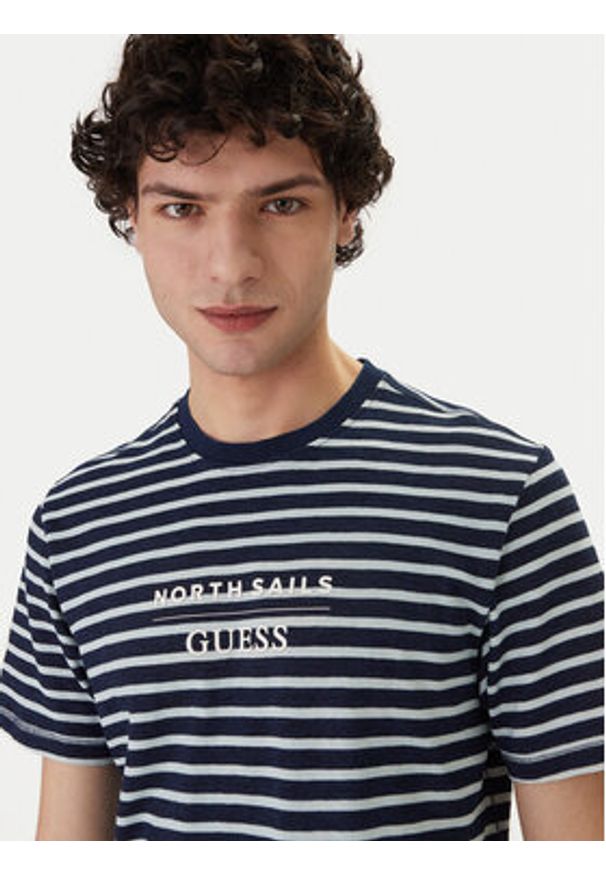 Guess Jeans T-Shirt M6GI47 K3499 Niebieski Regular Fit. Kolor: niebieski. Materiał: bawełna