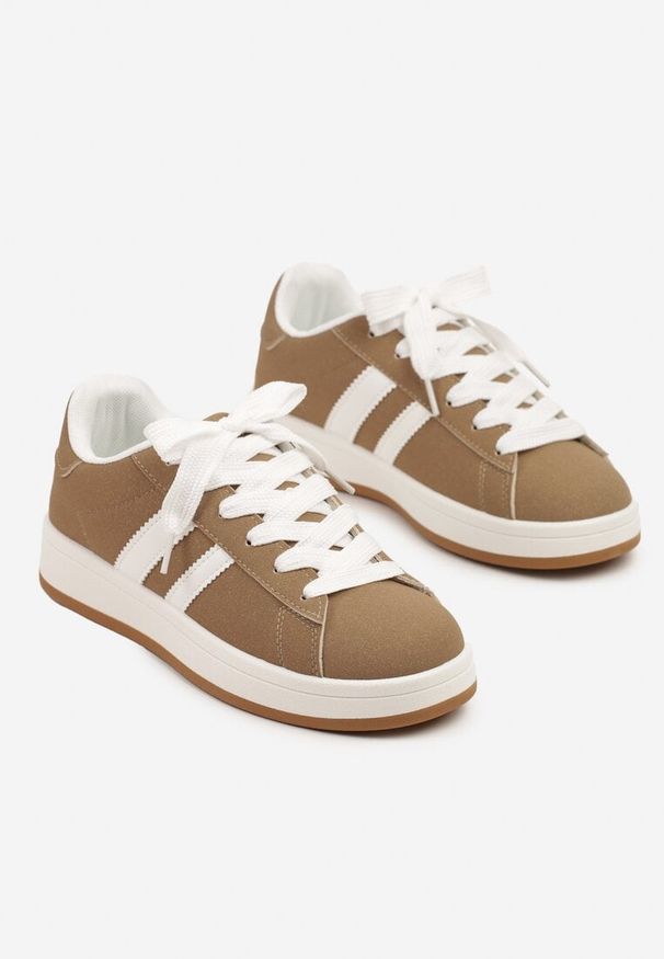 Born2be - Ciemnobeżowe Sneakersy z Dwoma Paskami Galtewi. Okazja: na co dzień. Zapięcie: pasek. Kolor: beżowy. Materiał: jeans. Obcas: na obcasie. Wysokość obcasa: niski