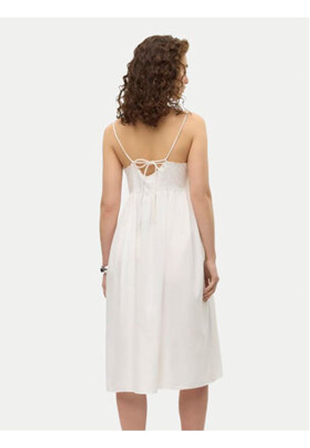 Vero Moda Sukienka letnia Vera 10326447 Biały Regular Fit. Kolor: biały. Materiał: bawełna. Sezon: lato