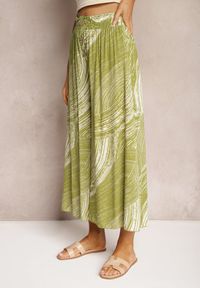 Renee - Zielone Szerokie Spodnie 7/8 High Waist z Wiskozy Wykończone Gumką w Pasie Risallni. Stan: podwyższony. Kolor: zielony. Materiał: wiskoza. Sezon: lato