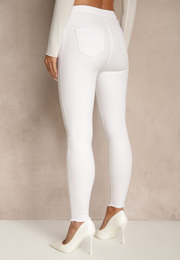 Renee - Białe Spodnie z Bawełny o Kroju Skinny Irivella. Okazja: na spotkanie biznesowe. Stan: podwyższony. Kolor: biały. Materiał: bawełna. Styl: biznesowy, elegancki