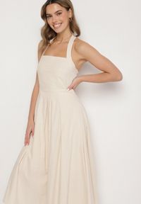 Born2be - Beżowa Sukienka z Wiskozą Bawełną i Odkrytymi Plecami Kinsara. Okazja: na co dzień. Kolor: beżowy. Materiał: wiskoza, bawełna. Styl: elegancki, casual, klasyczny #4