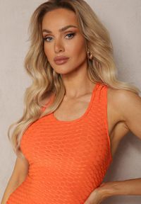 Renee - Pomarańczowy Tank Top z Tłoczonym Wzorem Aeronna. Okazja: na co dzień. Kolor: pomarańczowy. Materiał: jeans. Styl: klasyczny, casual #5