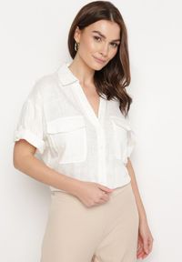 Born2be - Biała Koszula Bawełniana z Lnem Zapinana na Guziki Surveni. Kolor: biały. Materiał: bawełna, len. Styl: klasyczny