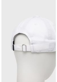 Element czapka bawełniana kolor biały gładka. Kolor: biały. Materiał: bawełna. Wzór: gładki