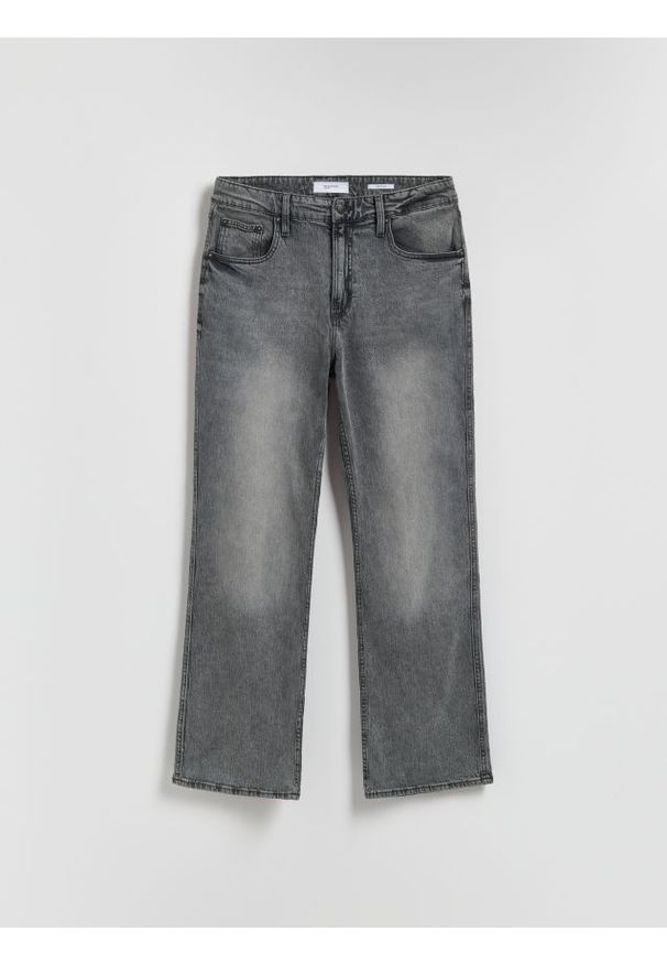 Reserved - Jeansy bootcut z efektem sprania - jasnoszary. Kolor: szary
