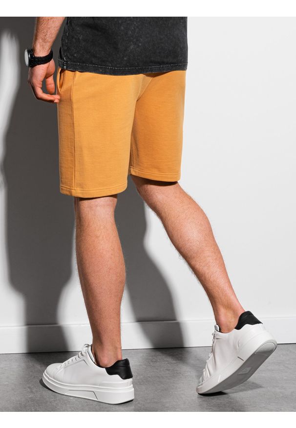 Ombre Clothing - Krótkie spodenki męskie dresowe W291 - musztardowe - XXL. Kolor: żółty. Materiał: dresówka. Długość: krótkie. Styl: klasyczny