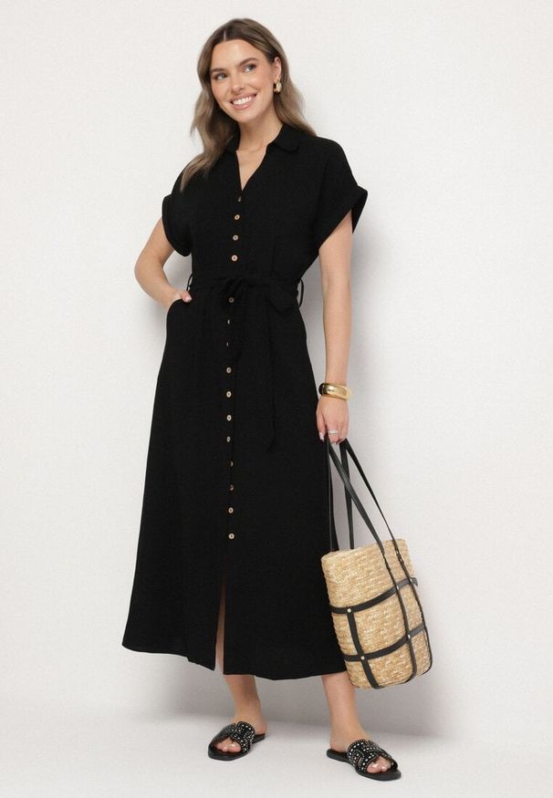 Born2be - Czarna Sukienka Koszulowa z Wiskozy i Lnu Wiązana w Talii z Kieszeniami Efrasira. Okazja: na co dzień. Kolor: czarny. Materiał: wiskoza, len. Typ sukienki: koszulowe. Styl: elegancki, casual