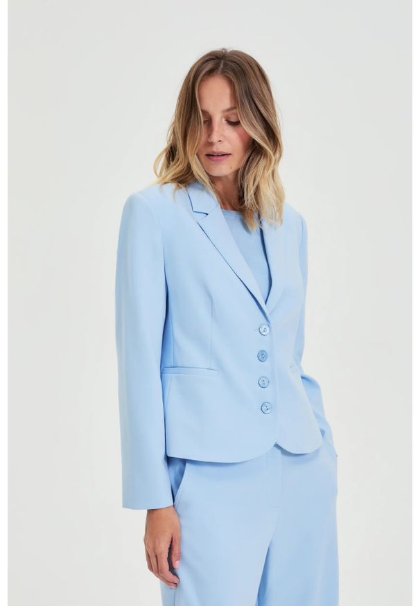 MOODO - Jednorzędowa marynarka błękitna. Kolor: niebieski. Materiał: poliester, wiskoza, elastan