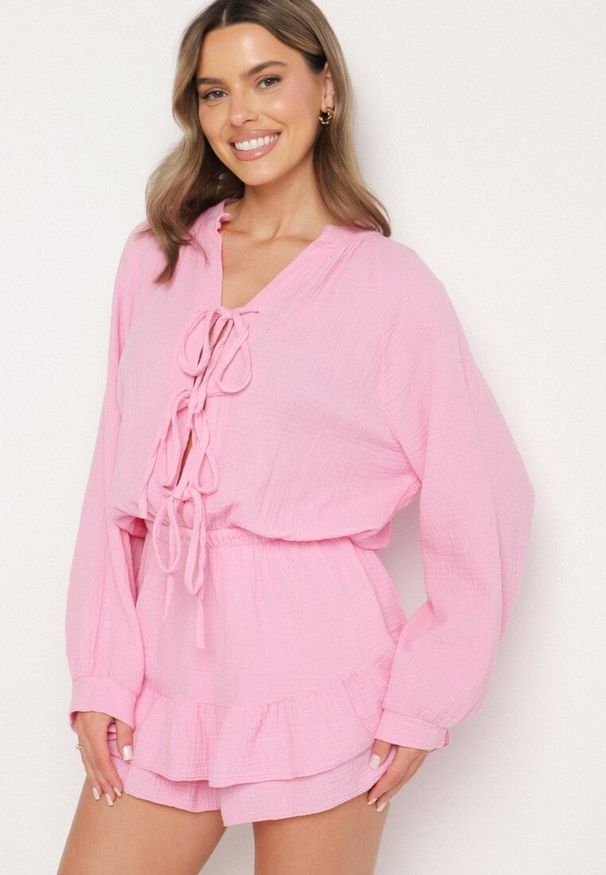 Born2be - Różowy Wiązany Bawełniany Kombinezon Boho z Falbankami i Wiązaniem Lalelia. Kolor: różowy. Materiał: bawełna. Sezon: lato. Styl: boho