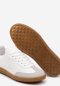 Born2be - Biało-Zielone Sneakersy Tenisówki ze Wstawkami na Nosku i z Tyłu Gadela. Nosek buta: okrągły. Zapięcie: sznurówki. Kolor: biały. Materiał: materiał. Obcas: na obcasie. Wysokość obcasa: niski #3