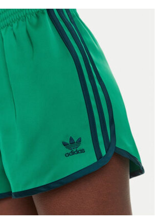 Adidas - adidas Szorty sportowe adicolor 3-Stripes Sprinter JZ3512 Zielony Loose Fit. Kolor: zielony. Materiał: syntetyk