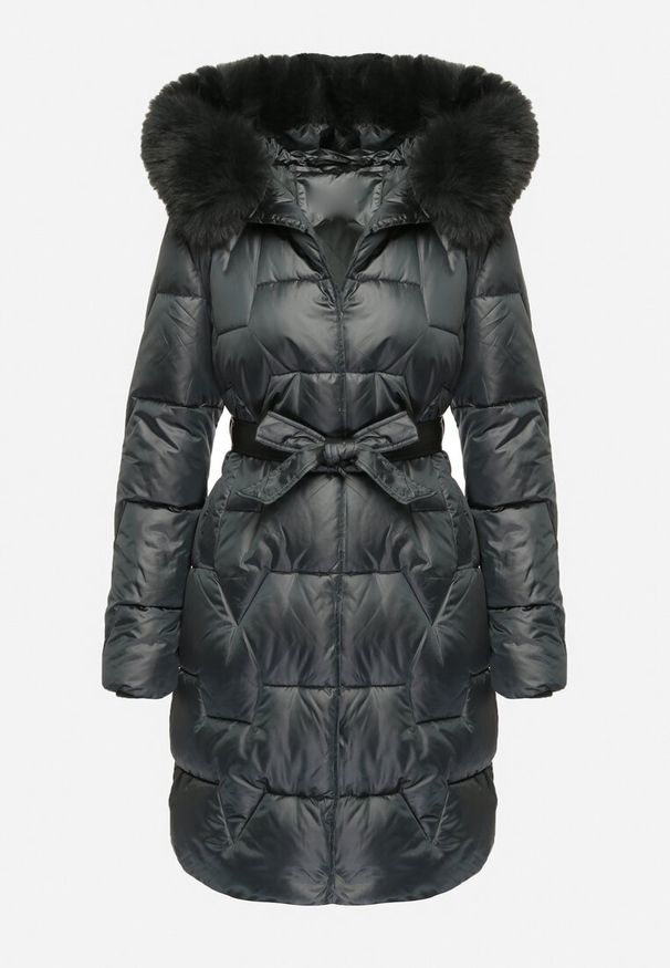 Born2be - Ciemnozielona Pikowana Kurtka o Długim Kroju Ozdobiona Paskiem i Odpinanym Futerkiem Milirra. Okazja: na spacer. Kolor: zielony. Materiał: futro. Długość: długie. Wzór: aplikacja. Styl: elegancki, wizytowy