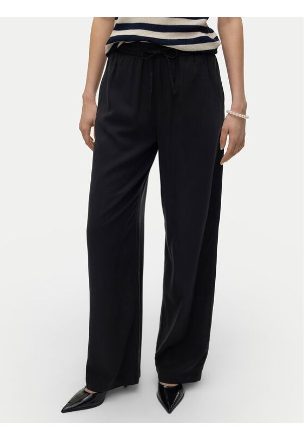 Vero Moda Spodnie materiałowe Bree 10304898 Czarny Loose Fit. Kolor: czarny. Materiał: lyocell