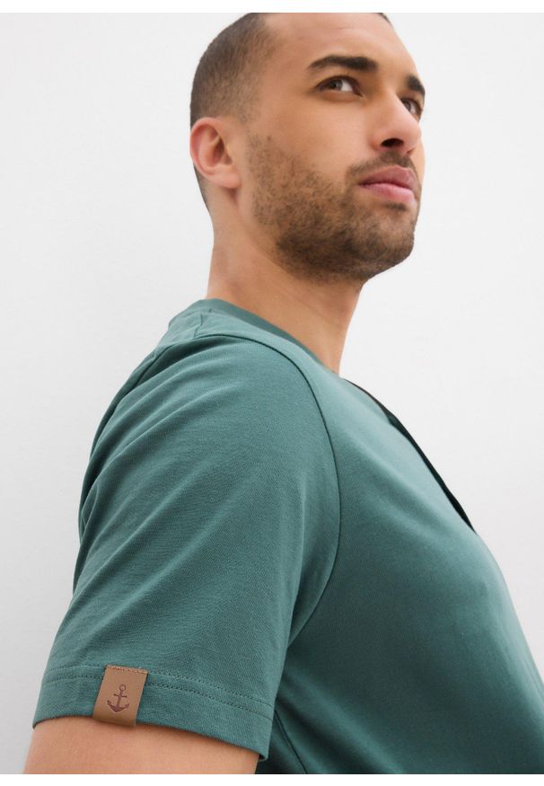 bonprix - Shirt z dekoltem henley, krótki rękaw (2 szt.), z czystej bawełny organicznej. Typ kołnierza: typu henley. Kolor: czarny. Materiał: bawełna. Długość rękawa: krótki rękaw. Długość: krótkie