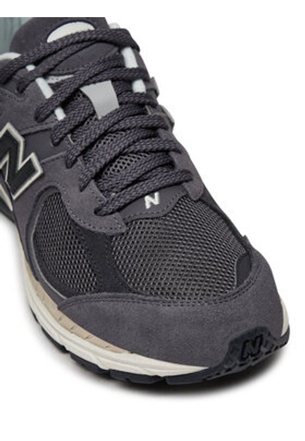 New Balance Sneakersy M2002RFL Szary. Kolor: szary. Materiał: zamsz, skóra
