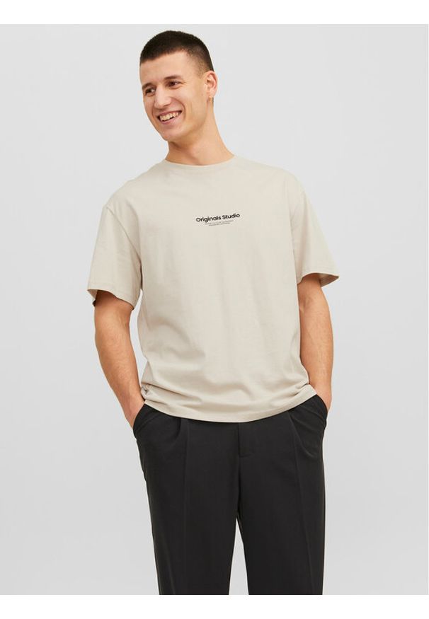 Jack & Jones - Jack&Jones T-Shirt Vesterbro 12240121 Beżowy Relaxed Fit. Kolor: beżowy. Materiał: bawełna