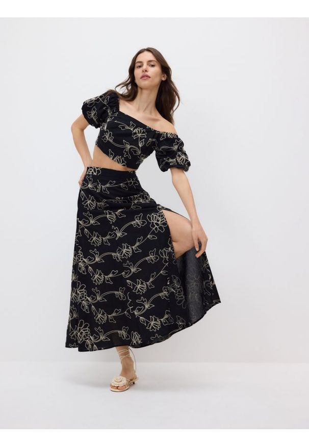 Reserved - Spódnica z haftem - czarny. Kolor: czarny. Materiał: tkanina, bawełna. Wzór: haft