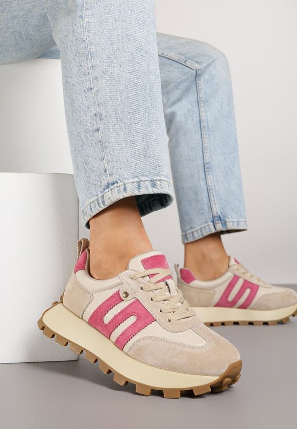 Renee - Beżowo-Fuksjowe Sneakersy ze Skóry Naturalnej Ozdobione Geometrycznym Wzorem Melassea. Okazja: na co dzień. Kolor: beżowy. Materiał: skóra. Wzór: aplikacja, geometria