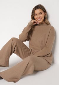 Born2be - Ciemnobeżowy Dzianinowy Komplet z Bawełną i Wełną Długi Sweter i Szerokie Spodnie Reinesa. Kolor: beżowy. Materiał: dzianina, bawełna, wełna #1