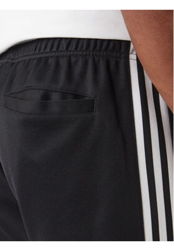 Adidas - adidas Spodnie dresowe Classic KE3530 Czarny Slim Fit. Kolor: czarny. Materiał: bawełna