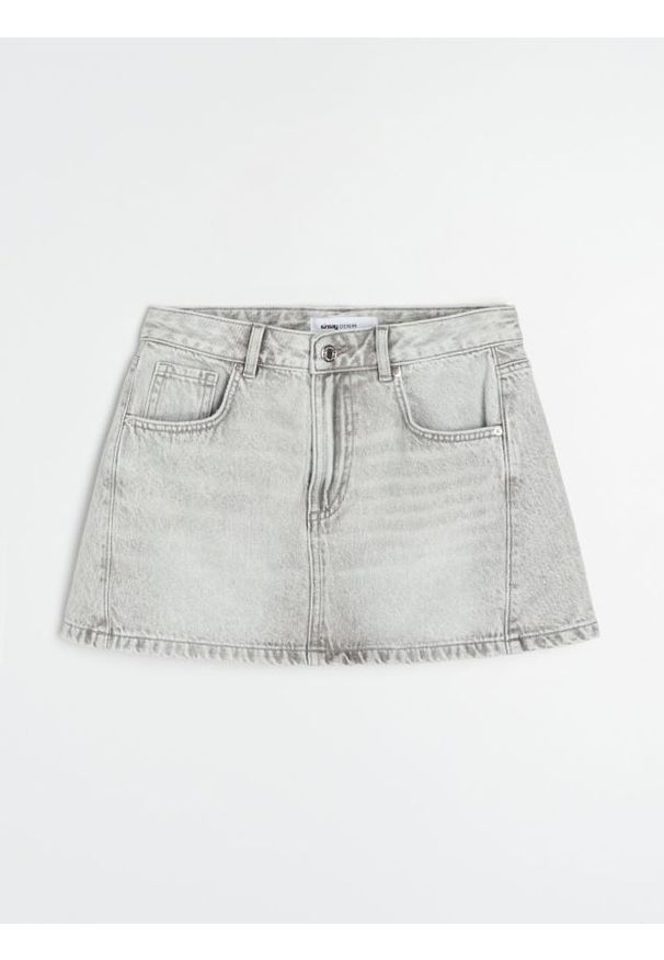 Sinsay - Spódnica jeansowa z efektem sprania - szary. Kolor: szary. Materiał: jeans